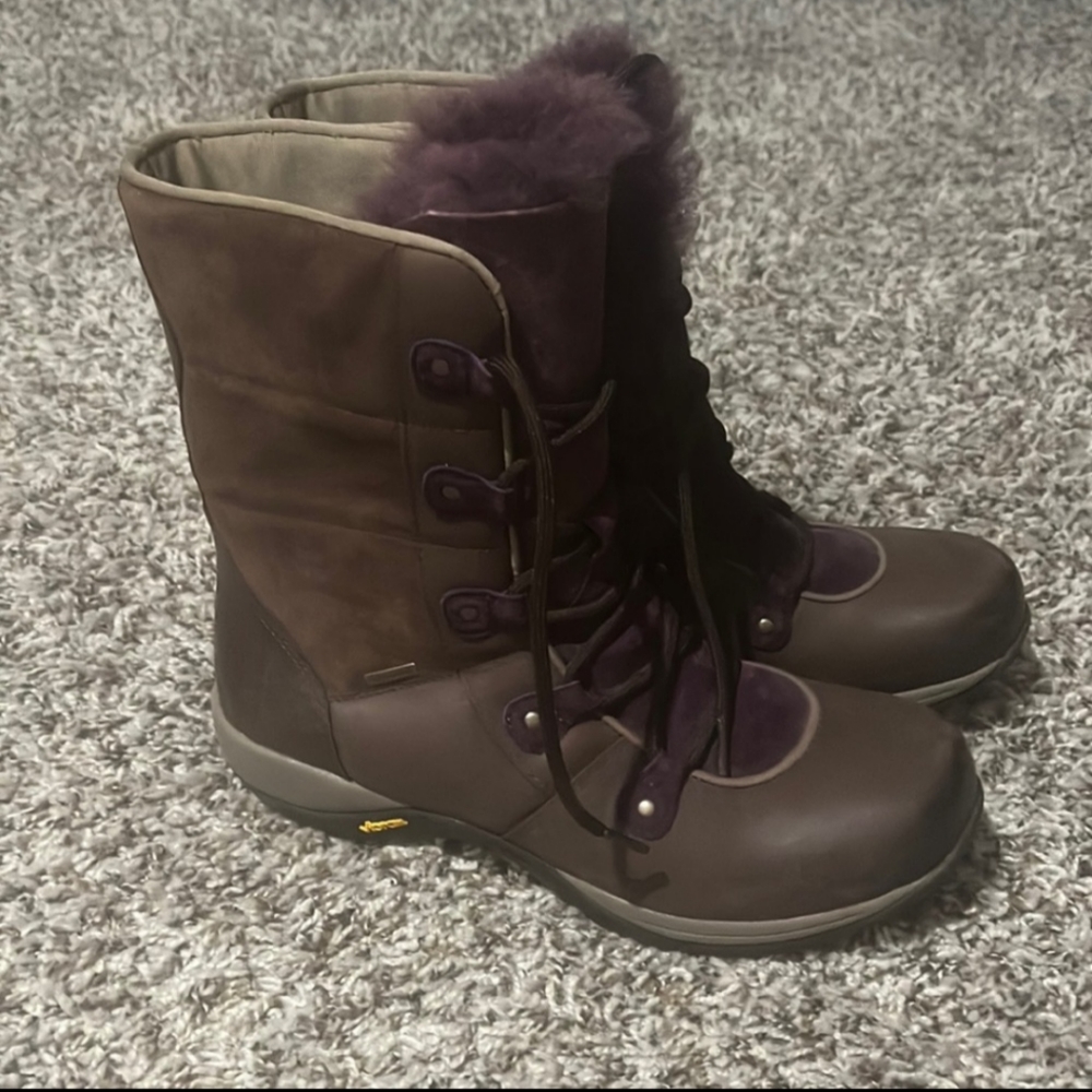 Dansko Vibram Waterproof Boots Size 39